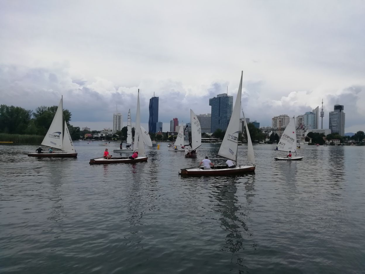 Start der Long Distance Flotte auf der alten Donau